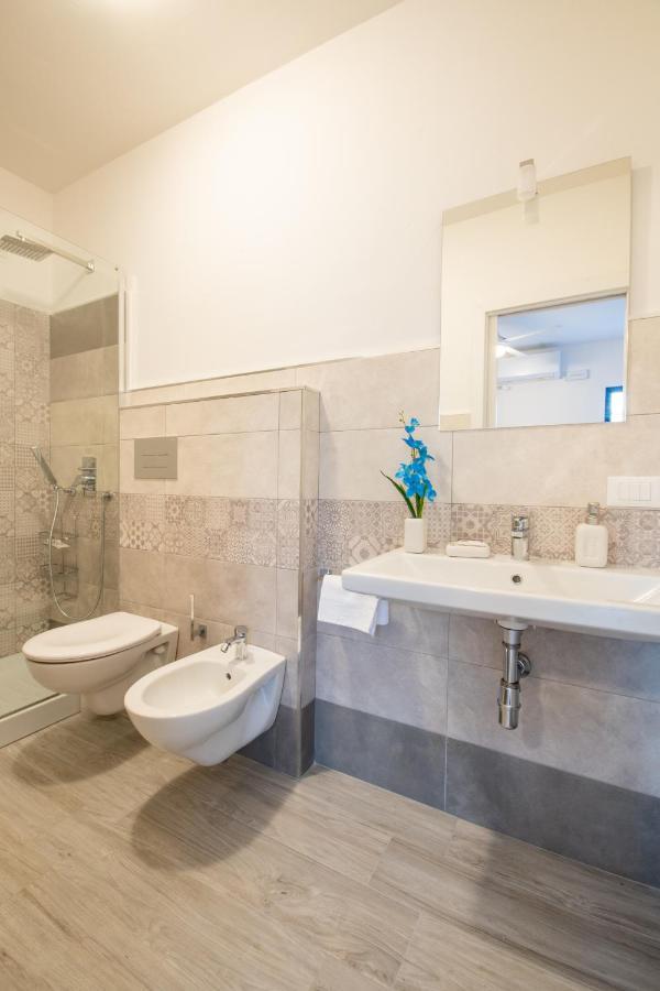 Bed & Blu Hotel Ла Калета Екстериор снимка