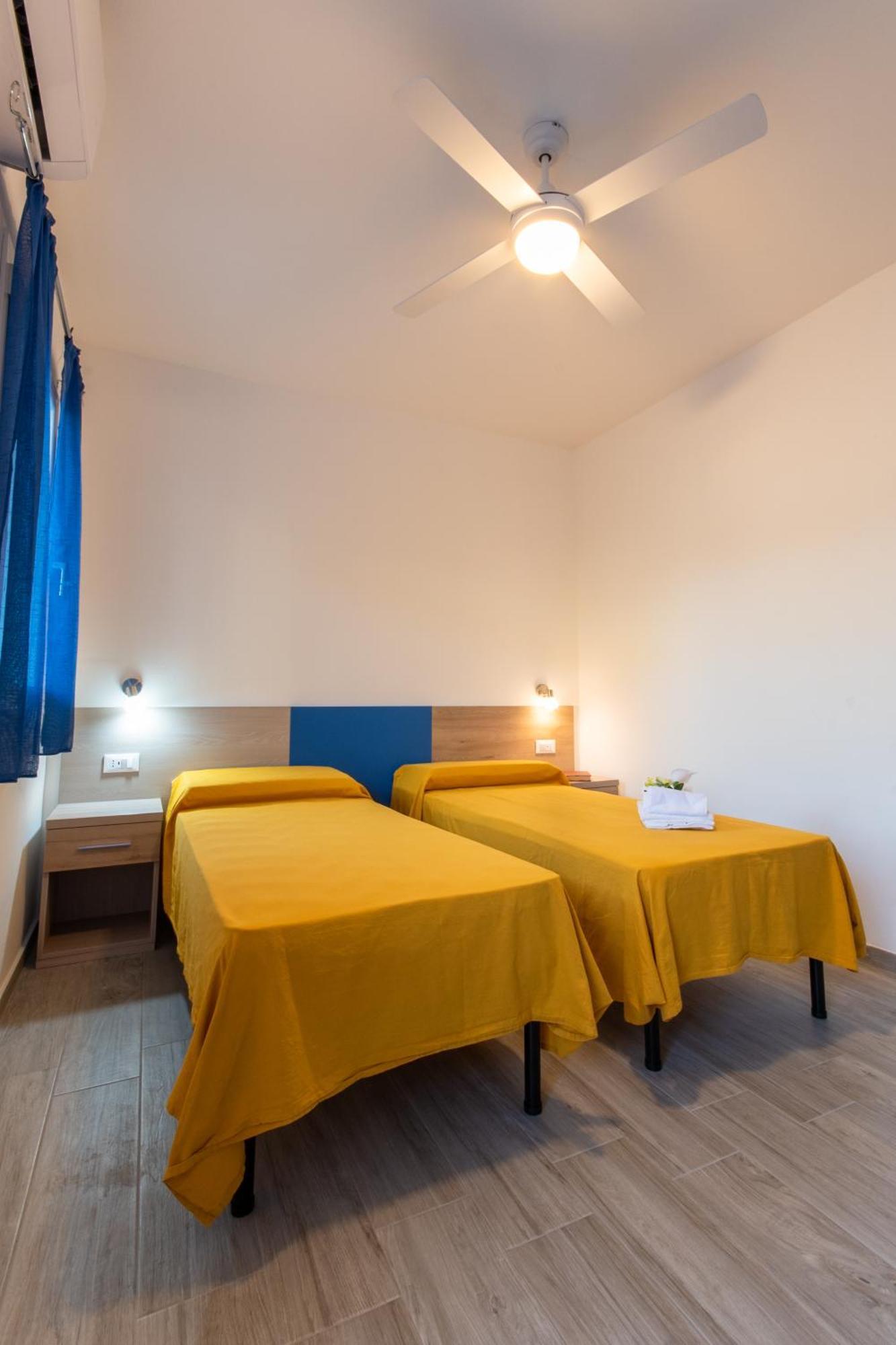 Bed & Blu Hotel Ла Калета Екстериор снимка