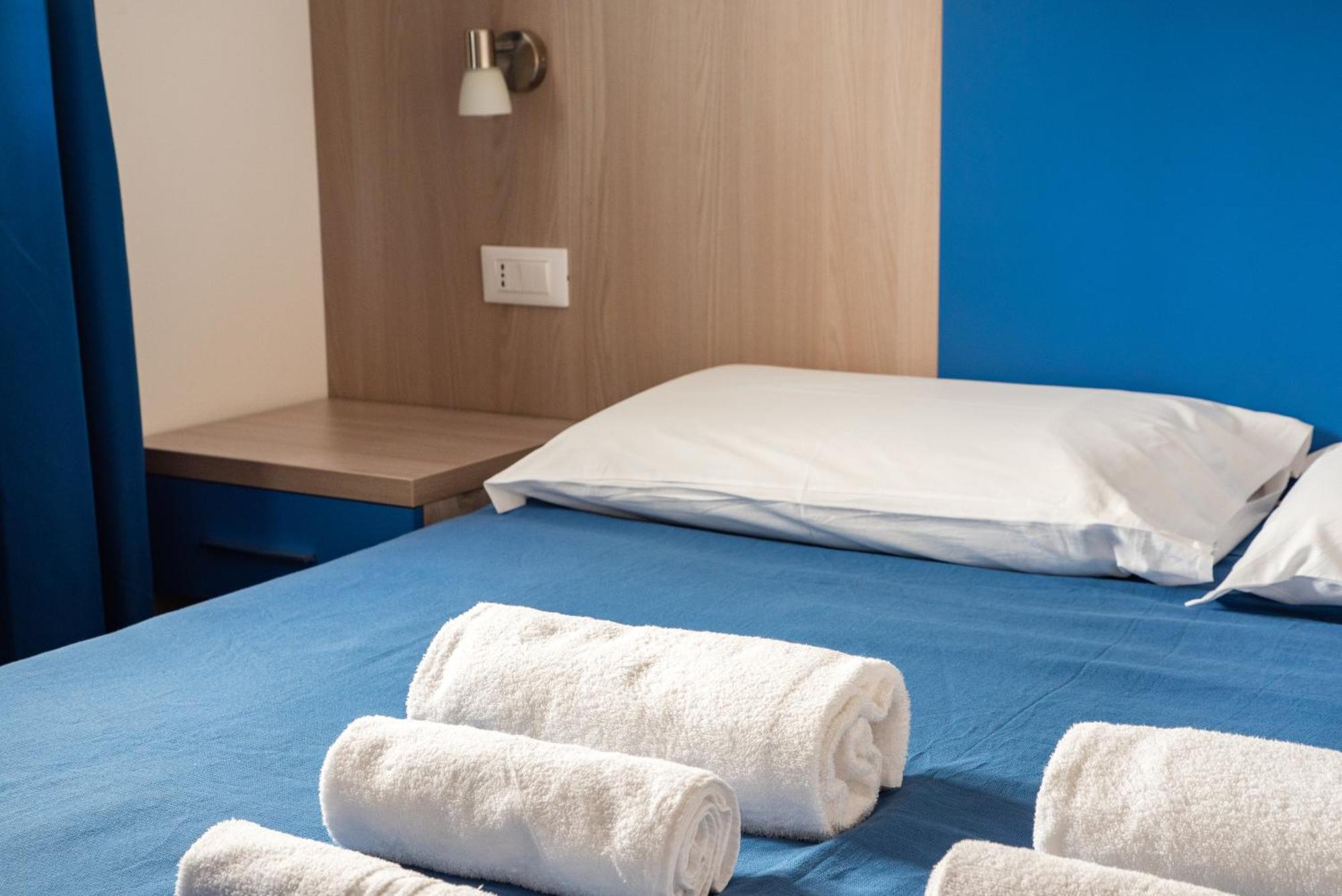 Bed & Blu Hotel Ла Калета Екстериор снимка