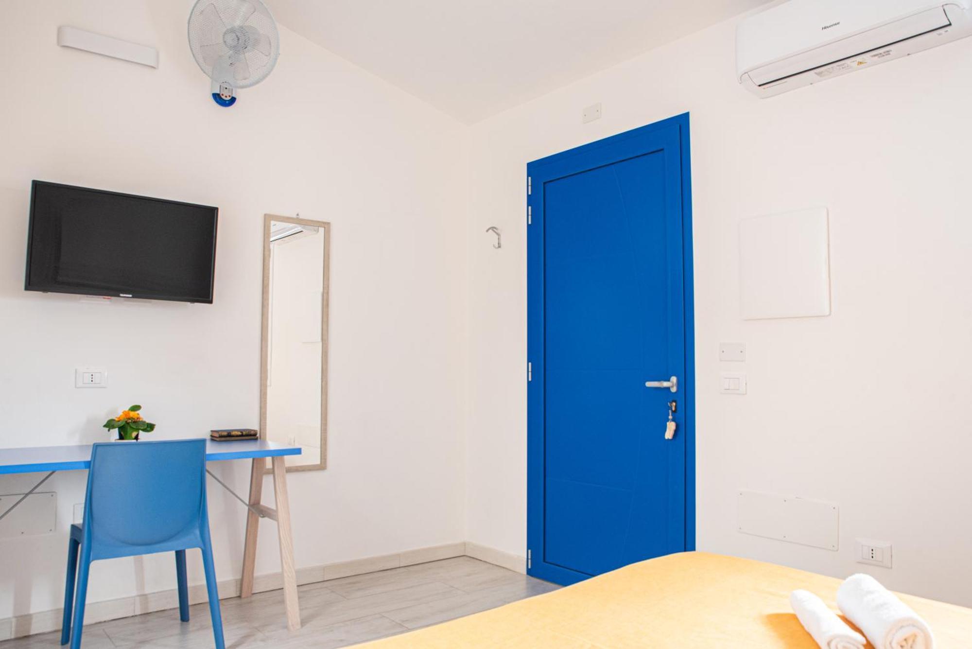 Bed & Blu Hotel Ла Калета Екстериор снимка