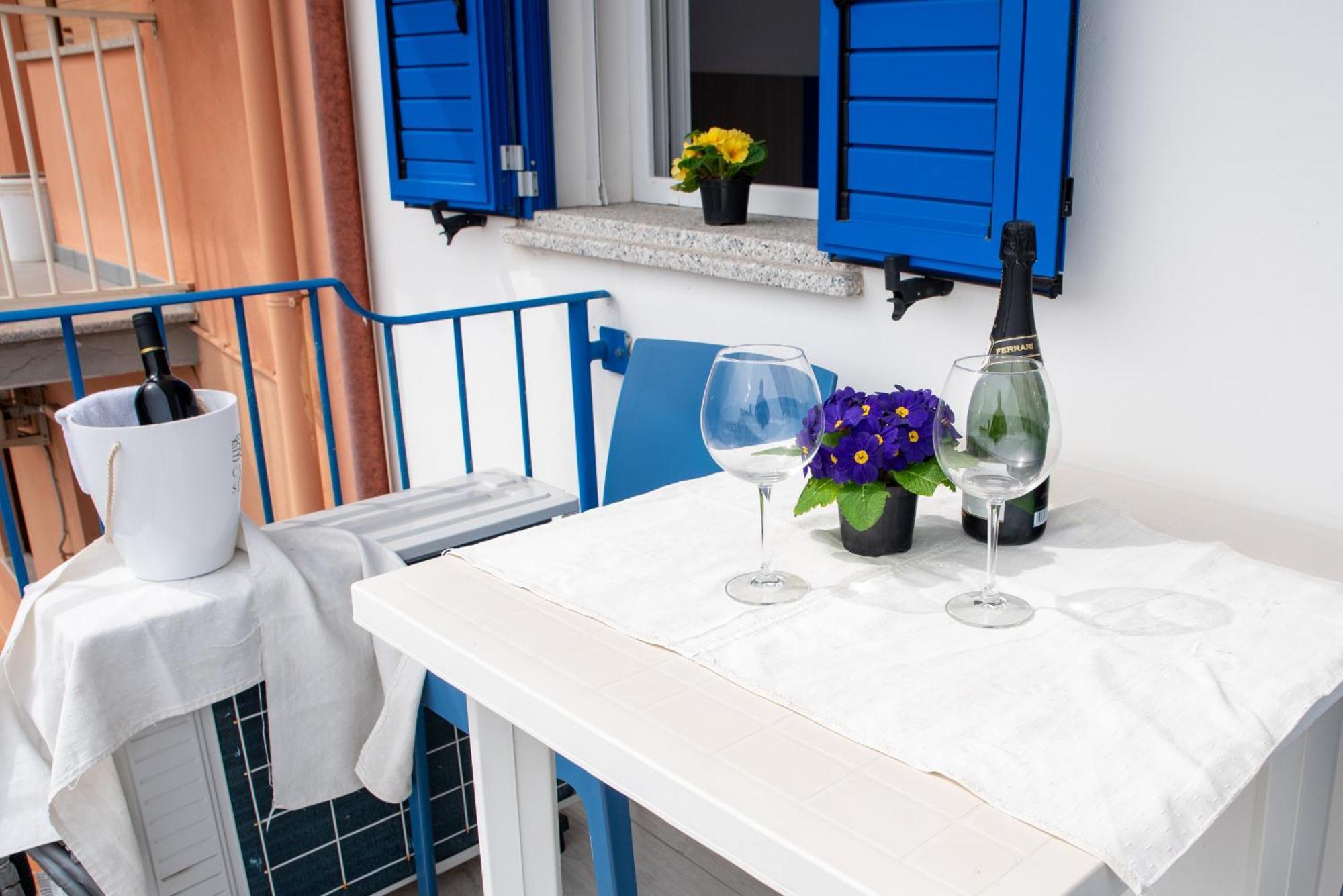 Bed & Blu Hotel Ла Калета Екстериор снимка