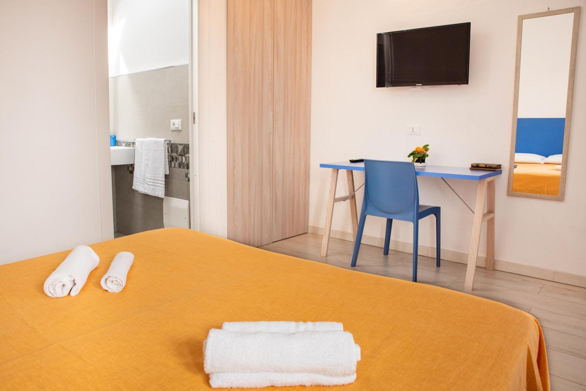 Bed & Blu Hotel Ла Калета Екстериор снимка