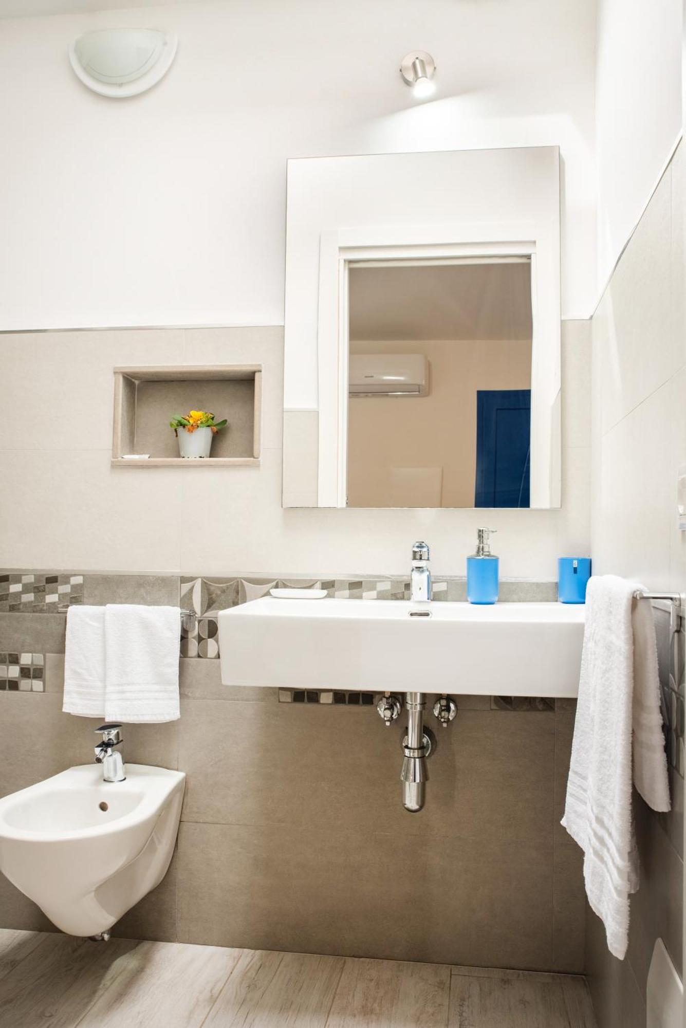 Bed & Blu Hotel Ла Калета Екстериор снимка