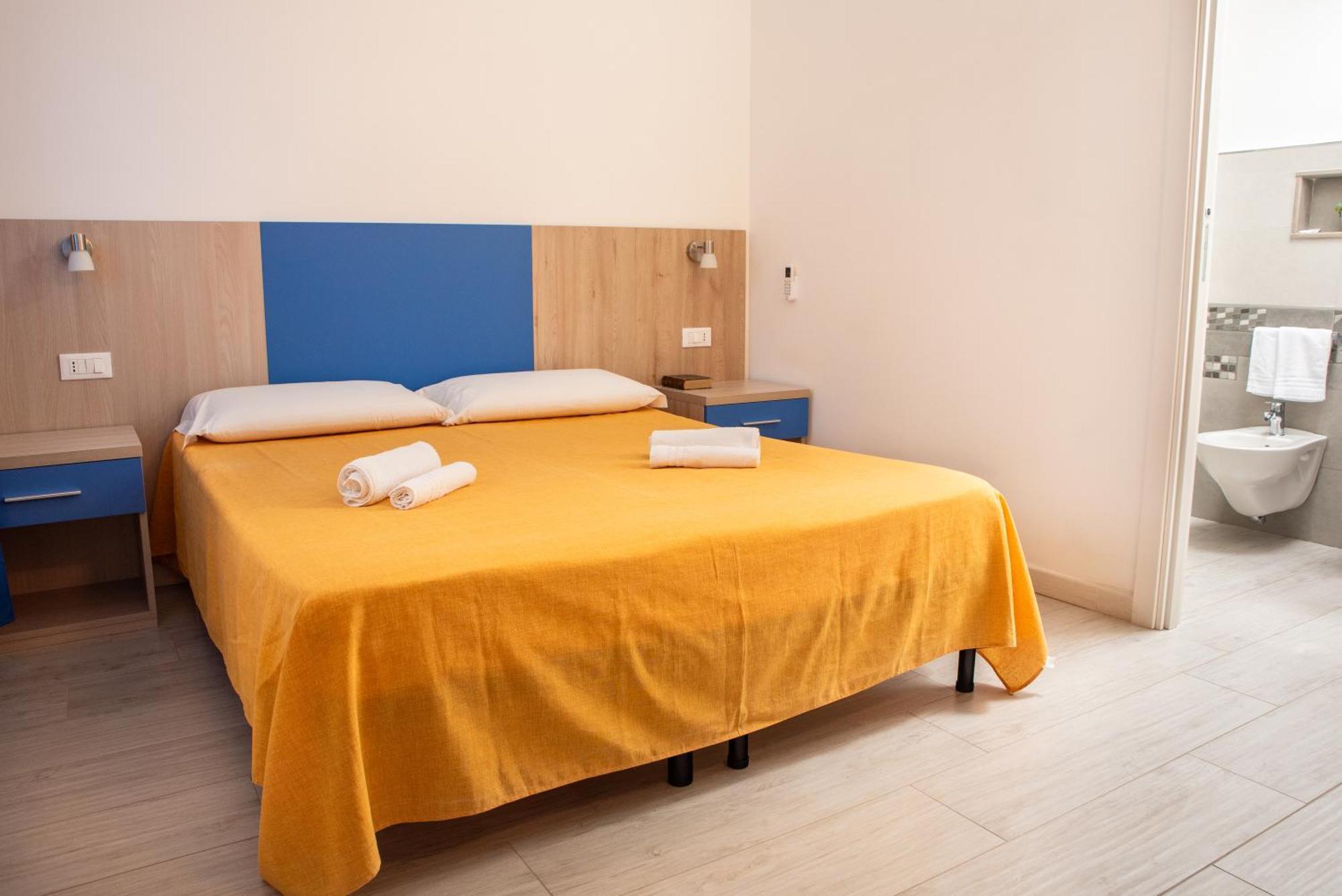 Bed & Blu Hotel Ла Калета Екстериор снимка